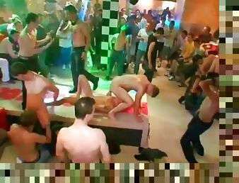 Guys get sweaty dancing and sucking cock in club