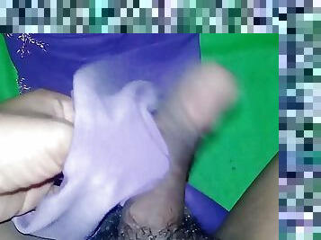 Horny Sangee ngocok kain satin hijab ungu