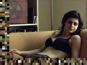 Alexandra Daddario