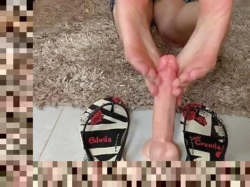 INVERTED FOOTJOB ON DILDO BY SOFIA LUTT