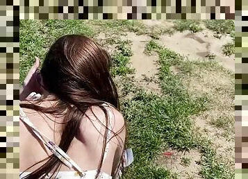 Valeria fucked a guy right on the beach, and then sucked him in the car and got cum on her chest