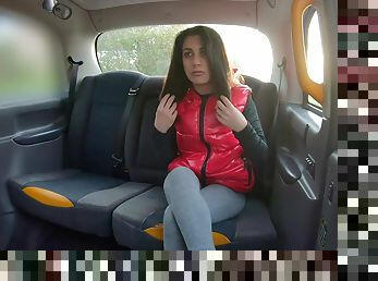 Francesca Palma having fun while being fucked in the car