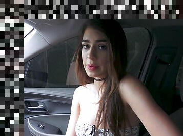 Joseline Kelly attacked by a guy for a fuck in a car
