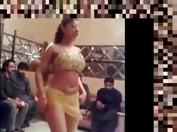 Indian Mujra does a hot booty shake dance