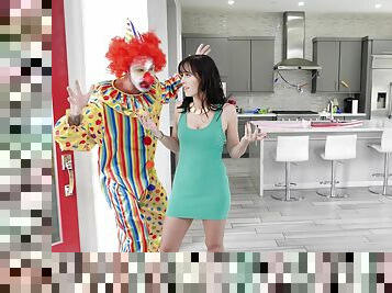 Kinky clown whips out his big schlong for sexy Alana Cruise to blow