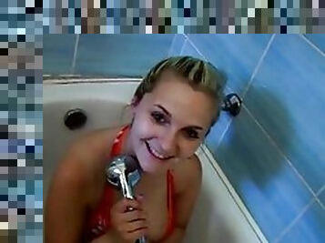 Full-bodied chick in bathroom