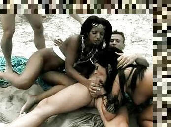 Hot exotic video of egiptian girls banging with white guys in the desert