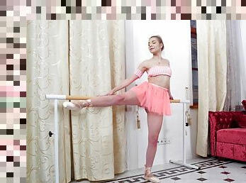 Hot ballerina Anna Krowe sucks a dick and loves to be fucked doggystyle