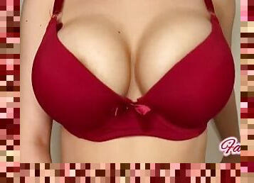 Bouncing my big titys in a sexy red bra