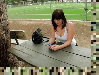 Meeting a brunette babe in the park and fucking her