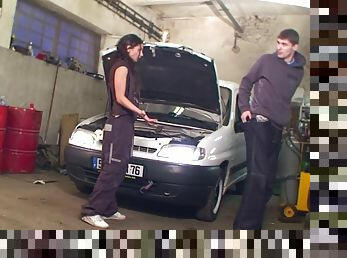 At the mechanic shops she trades pussy for some auto work