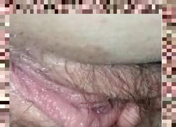 española de 18 años enseño mis pies y mi coño peludo quiero que metas tu lengua bien dentro