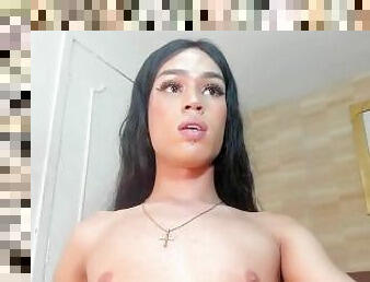 Leche de joven trans latina