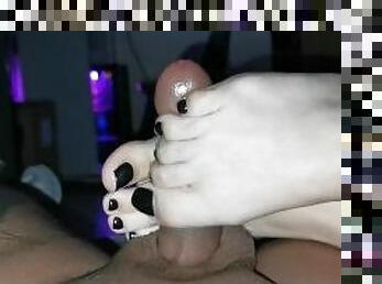 footjob mi novia me hace la paja con los pies