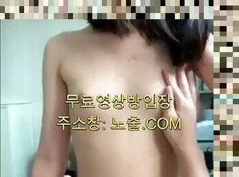 Girlfriend sucking deliciously in her own room korean Korean porn korea Korean porn